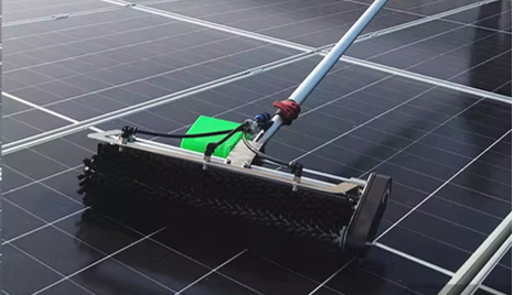手持式光伏清理机:轻便灵活,开启光伏清洁新时代