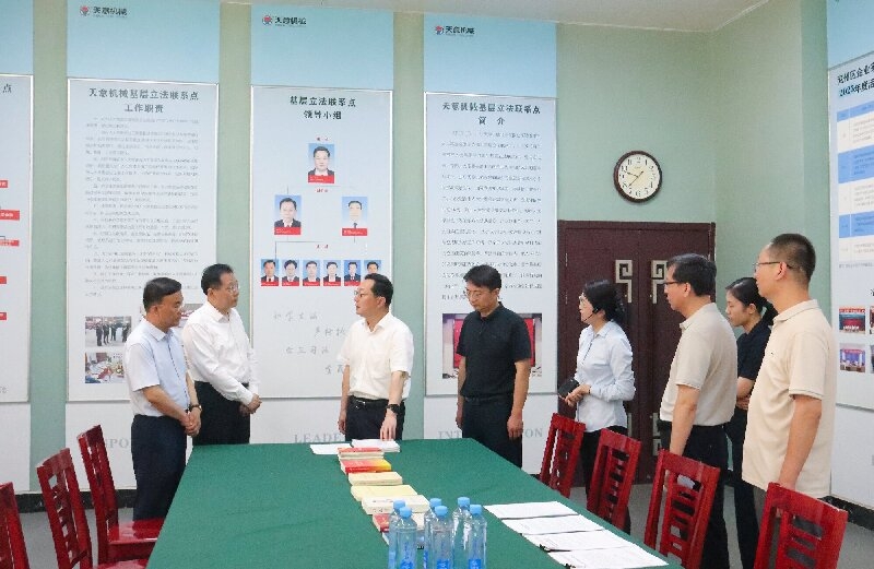 Liu Hui, Deputy Director of the Standing Committee of the Jining Municipal People's Congress, investigates the construction of grassroots legislative contact points